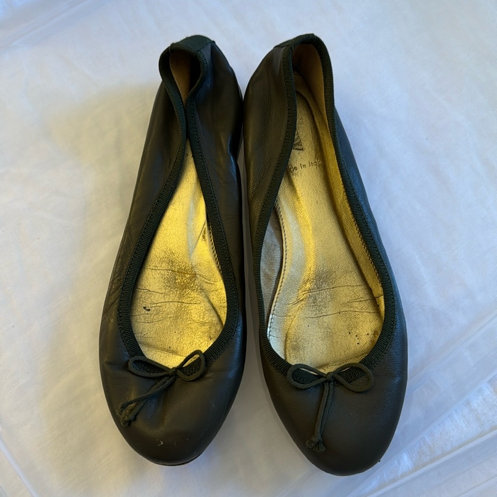 Army/Forest Green J.Crew Ballet Flats - size 7.5 - Picture 1 of 4